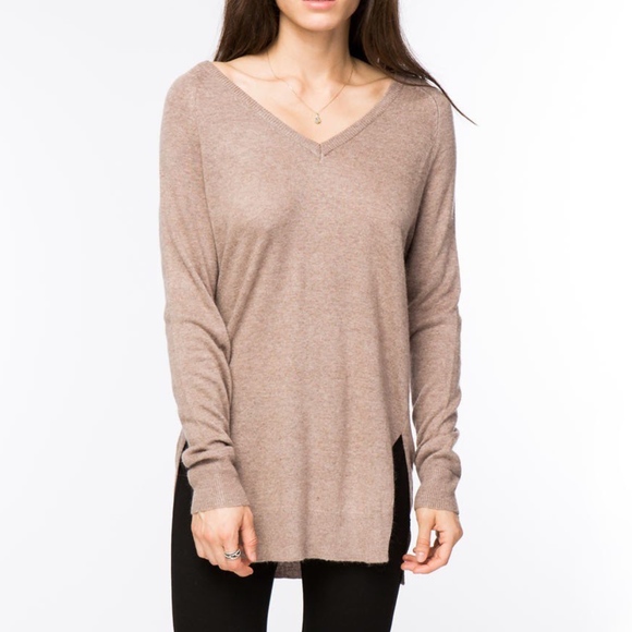 V-NECK SIDE SLIT SWEATER in LATTE - Picture 3 of 4
